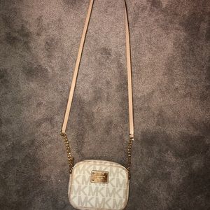 Cross body purse michel kors